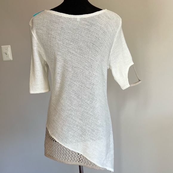 NWT Italian Asymmetric Blouse Top with Handmade Floral Applique L Cream - Picture 10 of 16